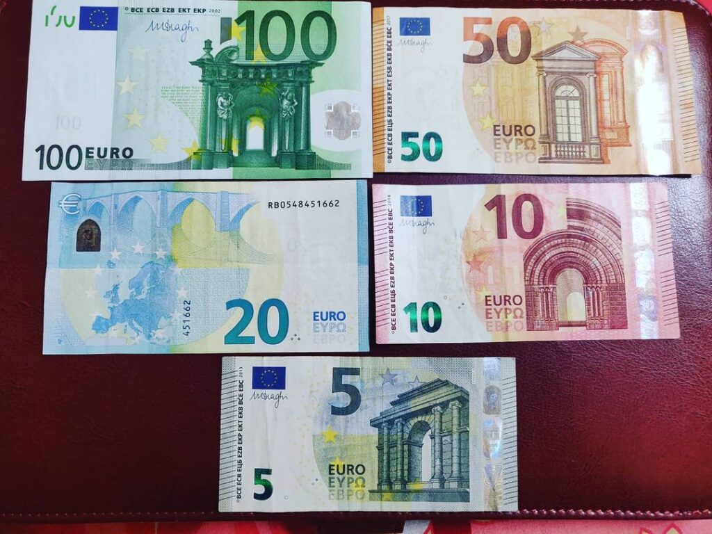 Fake Euro bills